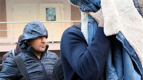İ­z­m­i­r­­d­e­,­ ­F­E­T­Ö­­d­e­n­ ­g­ö­z­a­l­t­ı­n­a­ ­a­l­ı­n­a­n­ ­1­0­5­ ­a­s­k­e­r­ ­a­d­l­i­y­e­y­e­ ­s­e­v­k­ ­e­d­i­l­d­i­